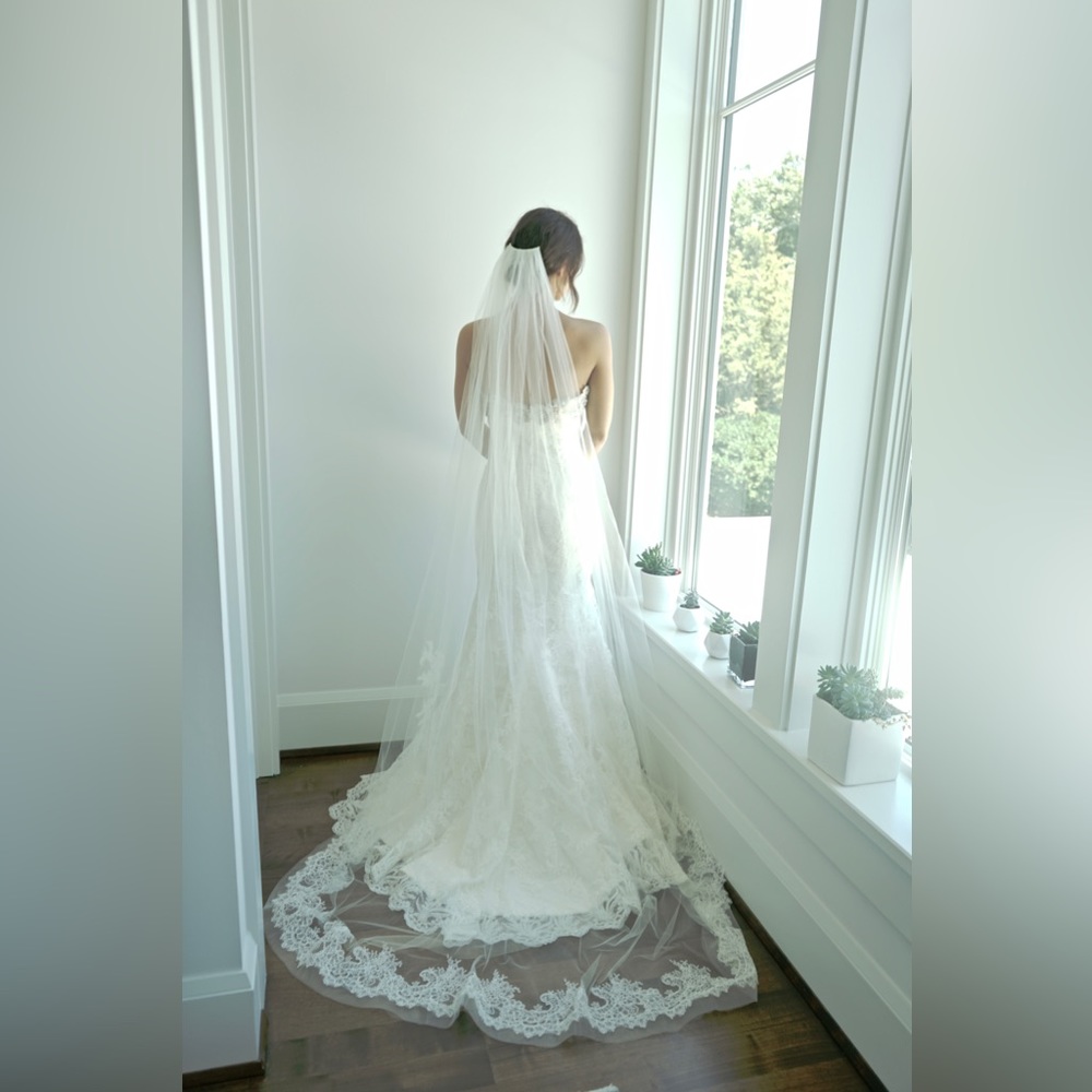 Romona Keveza wedding dress. Never worn or altered. Size 8